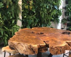 میز وصندلی چوبی