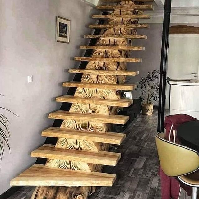 راه پله ی چوبی