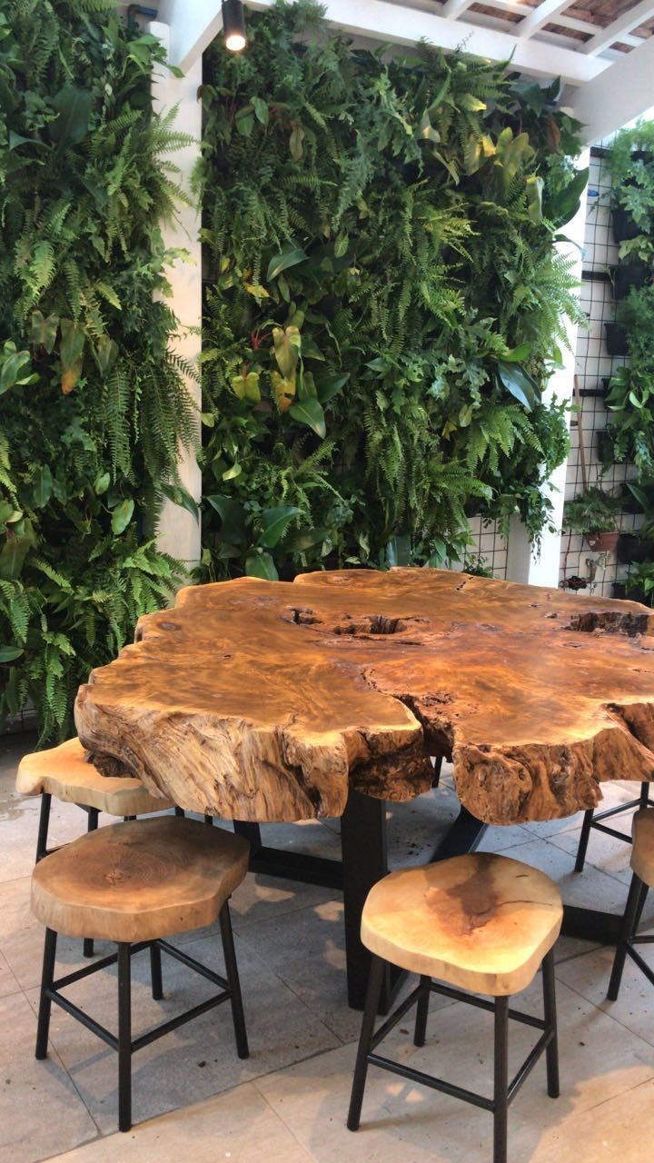 میز وصندلی چوبی